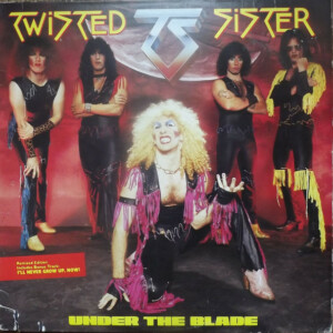 Twisted Sister – Under The Blade