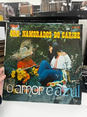 NAMORADOS DO CARIBE - O AMOR É AZUL