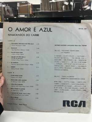 NAMORADOS DO CARIBE - O AMOR É AZUL