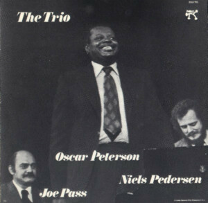 The Oscar Peterson Trio – The Trio Capa Digitalizada º