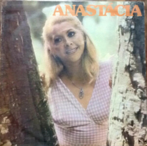 Anastácia – É Só Pena Que Voa Capa Digitalizada º