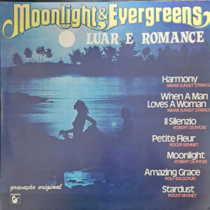 Moonlight & Evergreens - Luar e Romance º