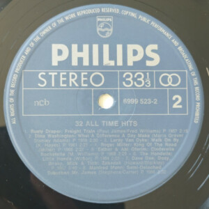 32 All Times Hits Duplo - (Importado) ° - Imagem 5