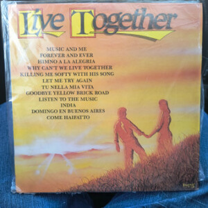 Live Together º