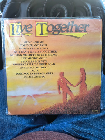 Live Together º